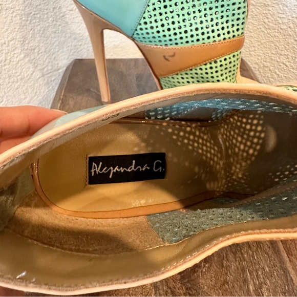 AlexandraG Laser Patent Bootie Heels Women’s Size 39 US 81/2 - Picture 12 of 13